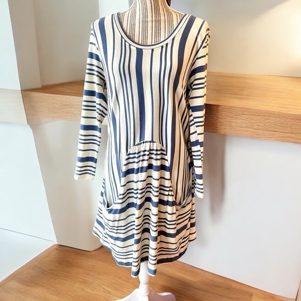 APT Designs cotton dress, size S/M, lightweight, long sleeve, front pockets, EUC